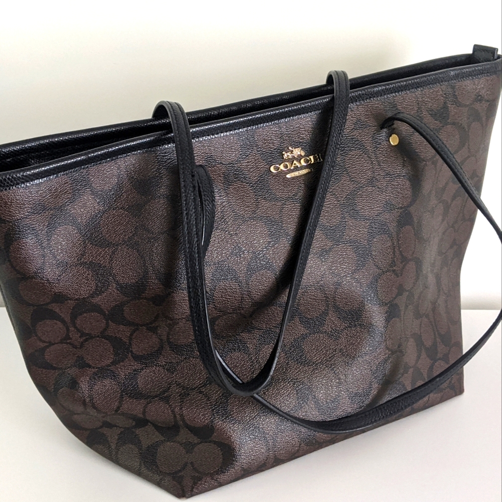 Coach Signature Canvas Tote Bag